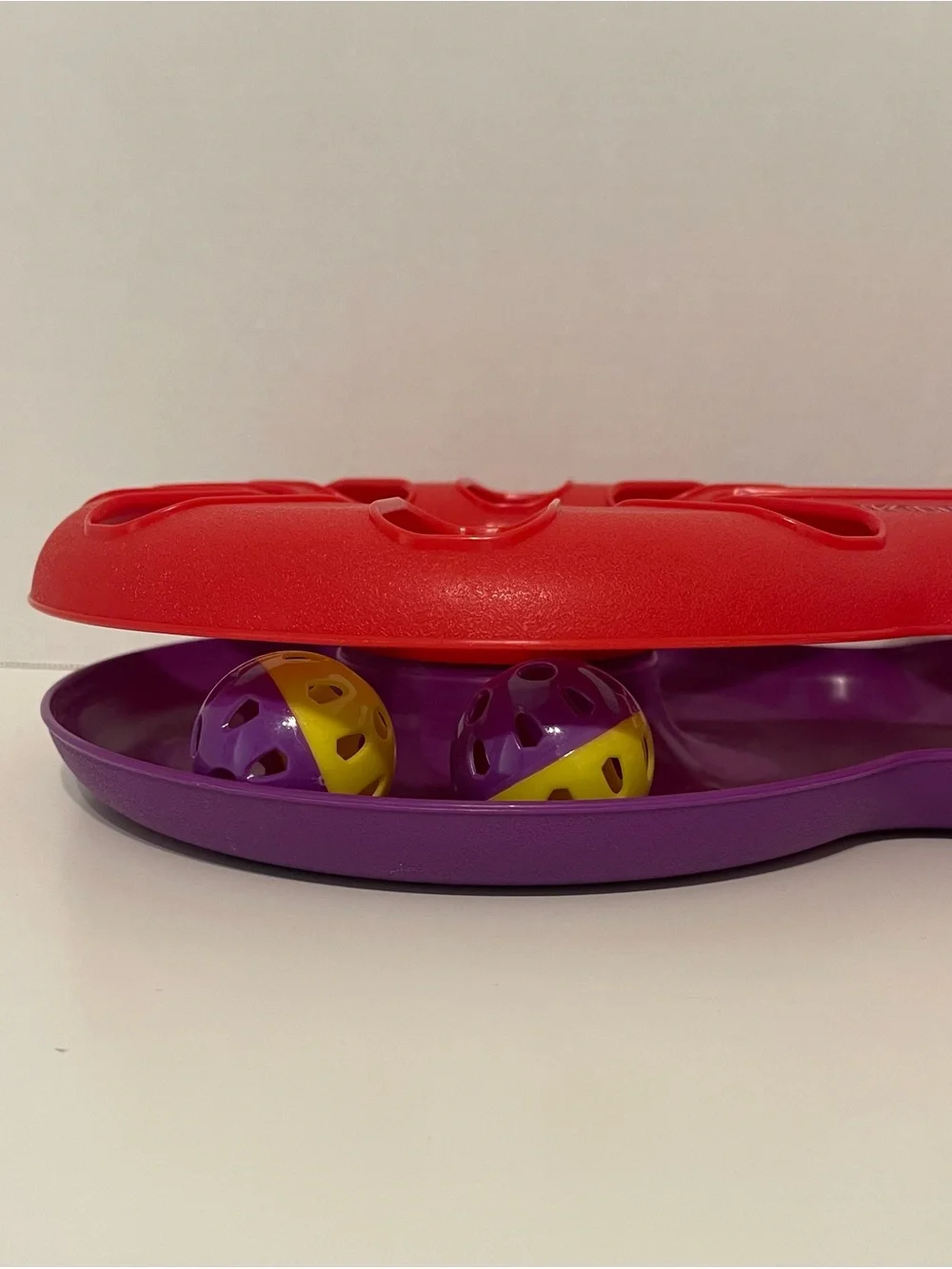 KONG Figure Eight Track cat toy